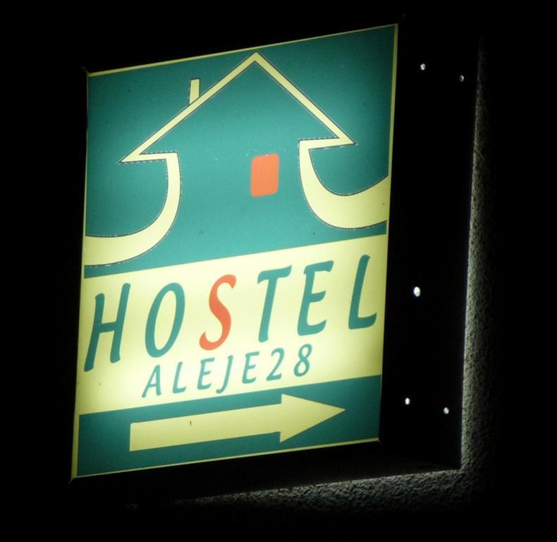 Hostel Aleje 28 Krakow Bagian luar foto