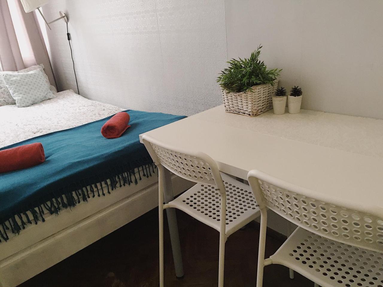 Hostel Aleje 28 Krakow Bagian luar foto