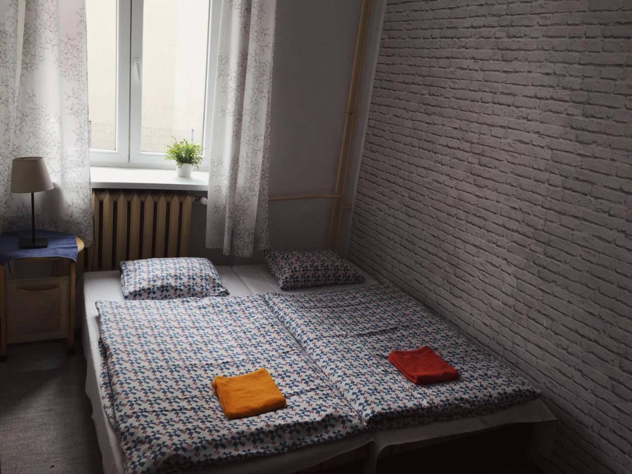 Hostel Aleje 28 Krakow Bagian luar foto