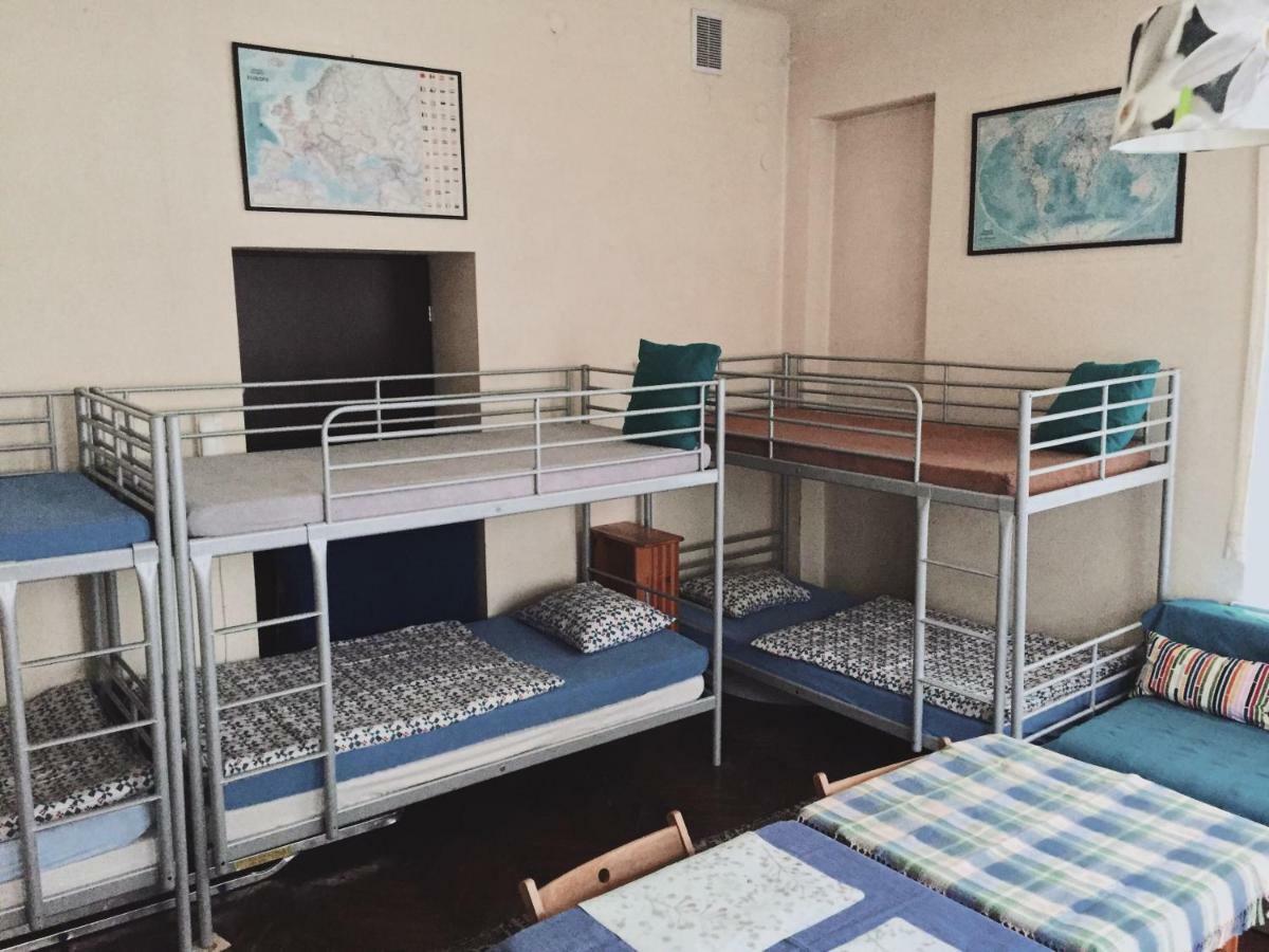 Hostel Aleje 28 Krakow Bagian luar foto