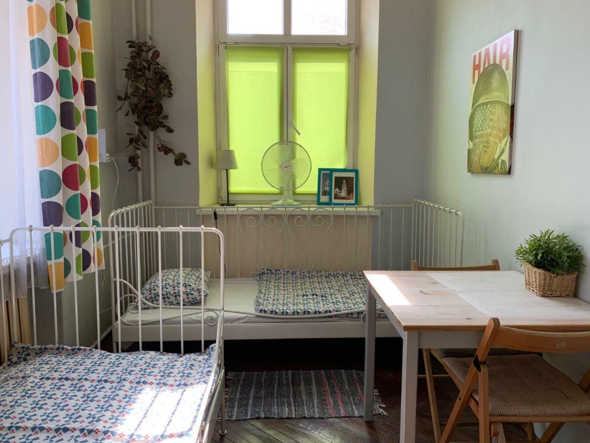 Hostel Aleje 28 Krakow Bagian luar foto