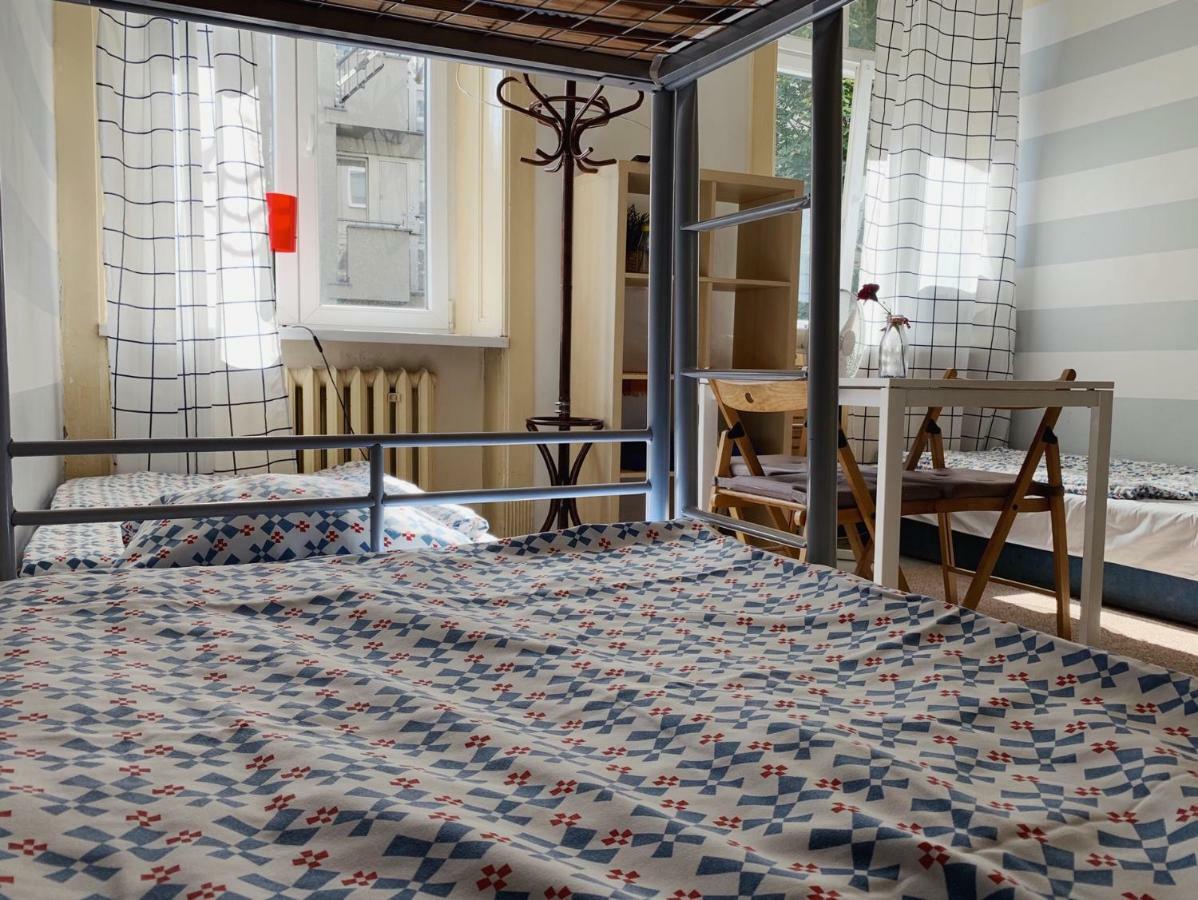 Hostel Aleje 28 Krakow Bagian luar foto