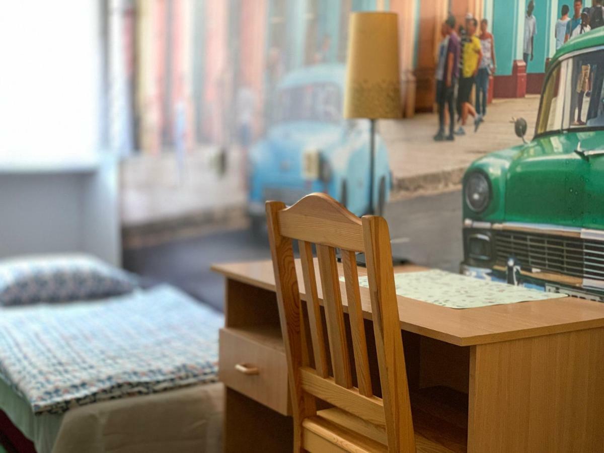 Hostel Aleje 28 Krakow Bagian luar foto